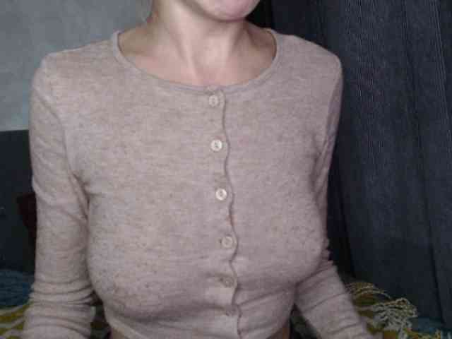 NoraSweet webcam