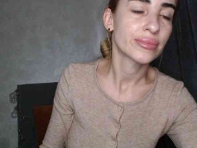 NoraSweet webcam