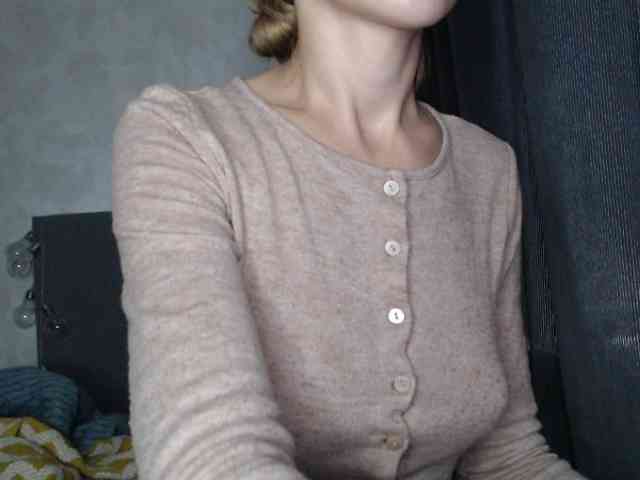 NoraSweet webcam