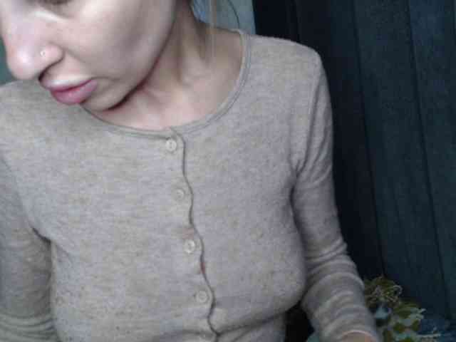 NoraSweet webcam