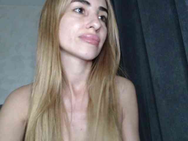 NoraSweet webcam