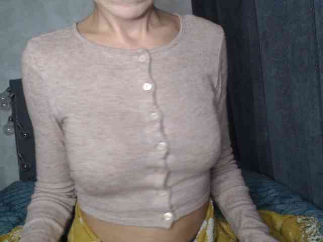 NoraSweet webcam