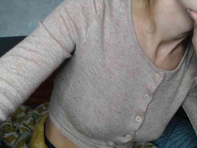 NoraSweet webcam