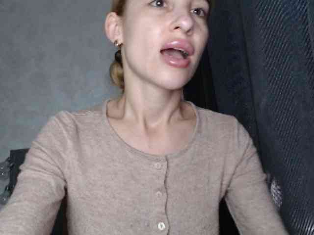 NoraSweet webcam