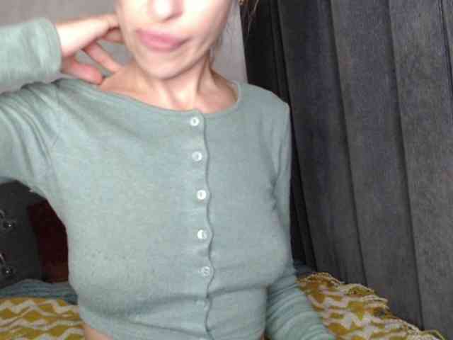 NoraSweet webcam