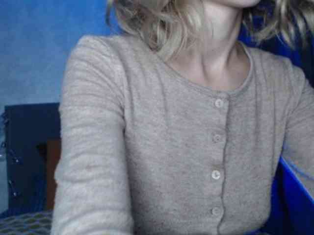 NoraSweet webcam