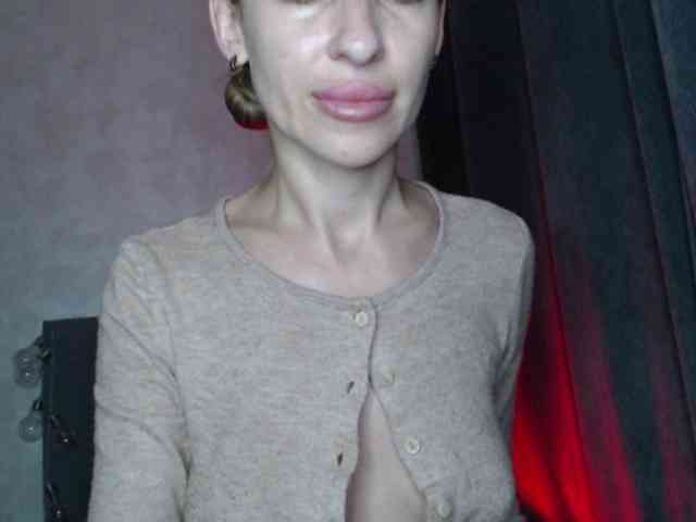 NoraSweet webcam