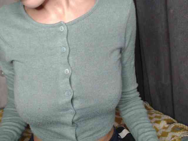 NoraSweet webcam