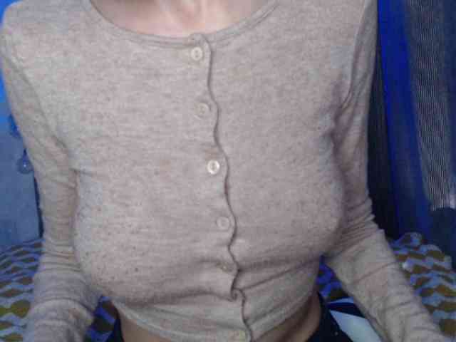 NoraSweet webcam