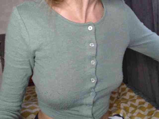 NoraSweet webcam