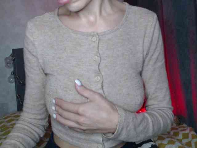NoraSweet webcam