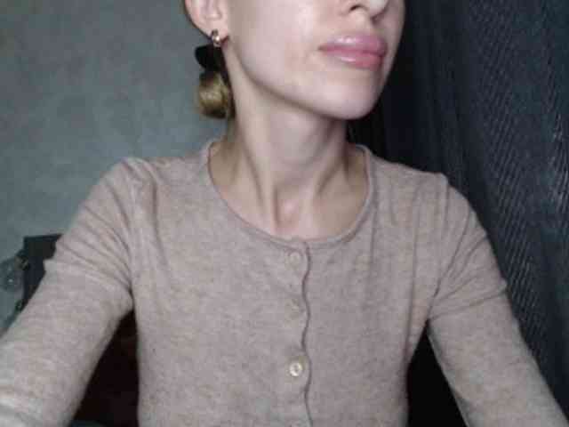 NoraSweet webcam