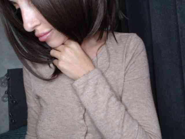 NoraSweet webcam