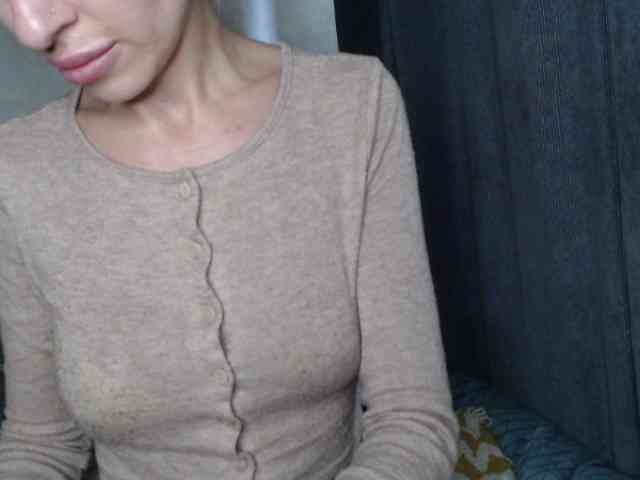 NoraSweet webcam