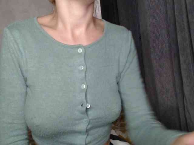 NoraSweet webcam