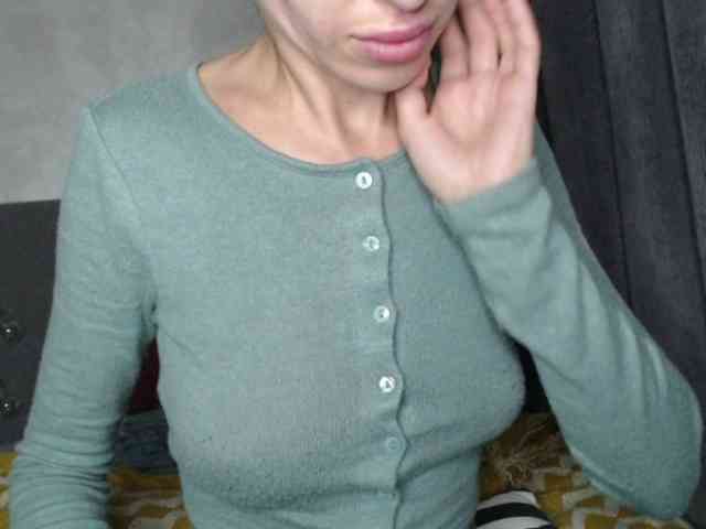 NoraSweet webcam