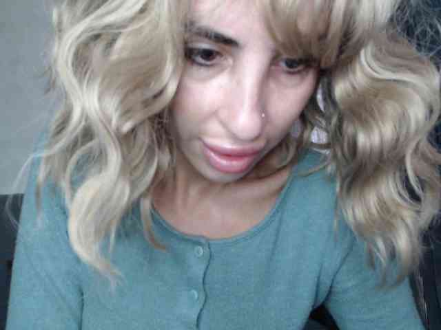 NoraSweet webcam