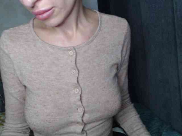 NoraSweet webcam