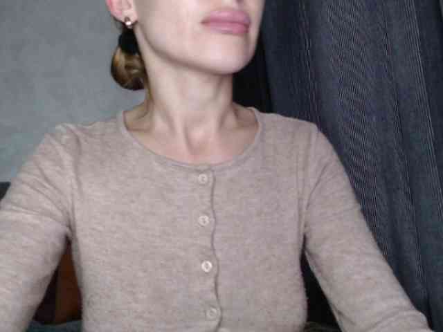 NoraSweet webcam