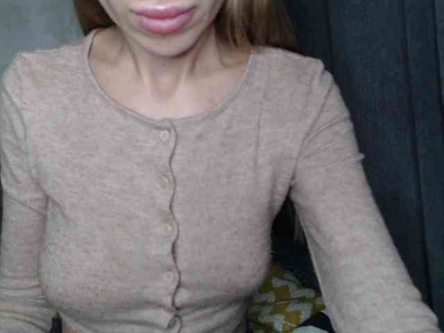 NoraSweet webcam