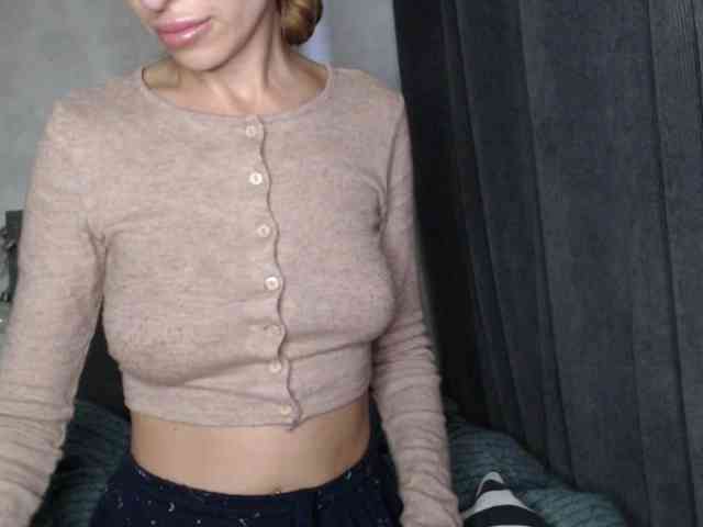 NoraSweet webcam