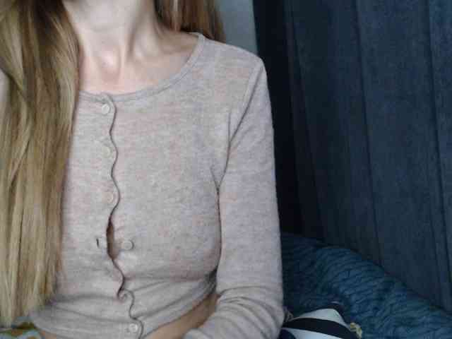NoraSweet webcam