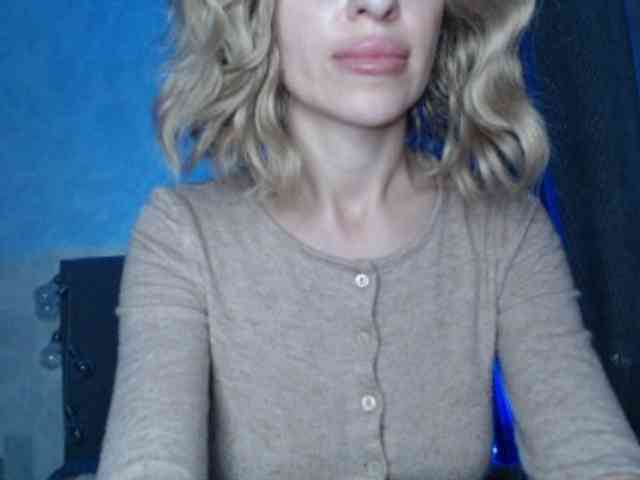 NoraSweet webcam