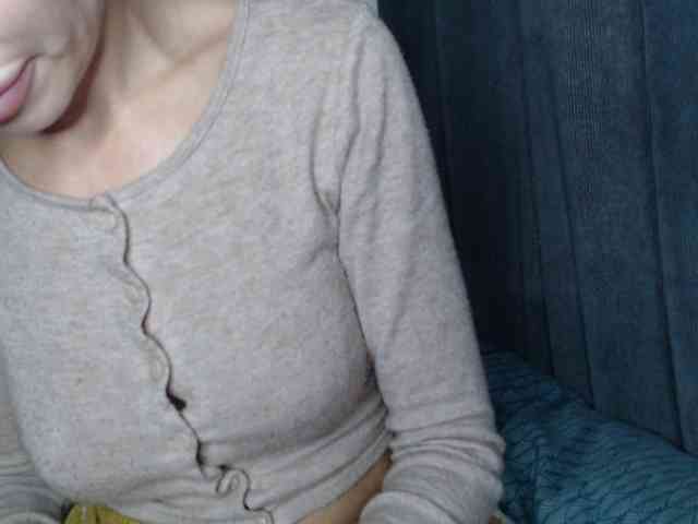 NoraSweet webcam