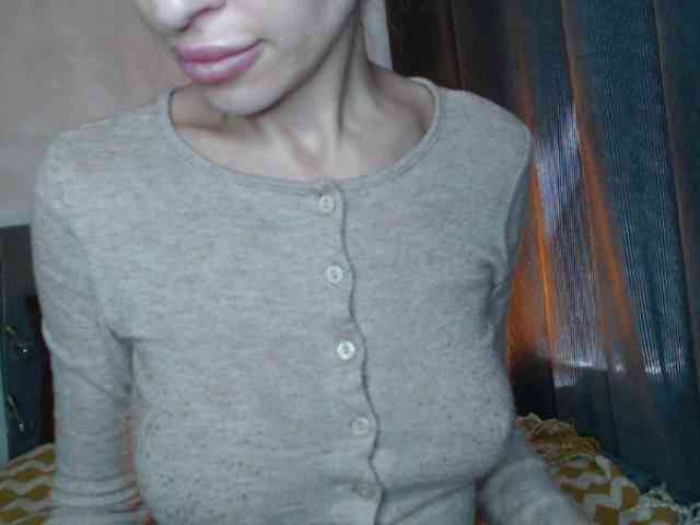 NoraSweet webcam
