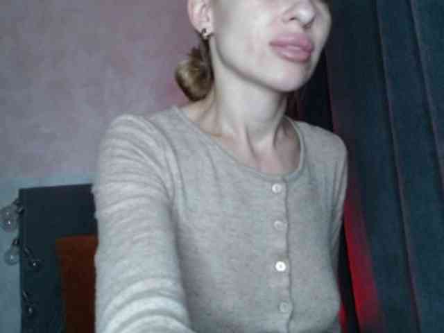 NoraSweet webcam