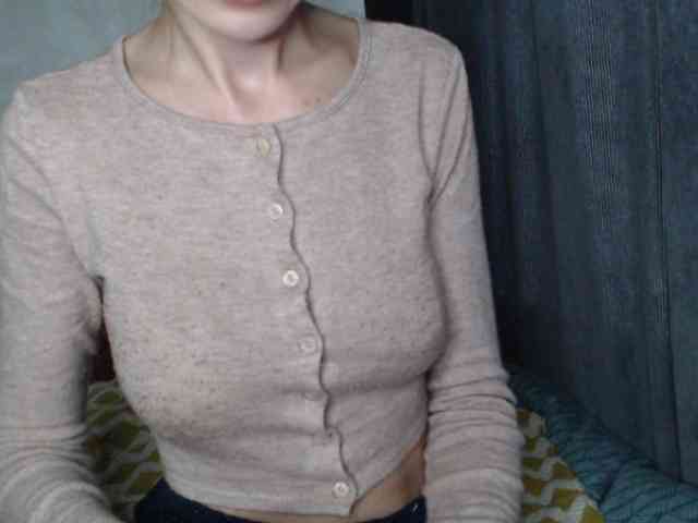 NoraSweet webcam
