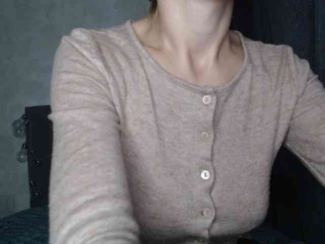 NoraSweet webcam