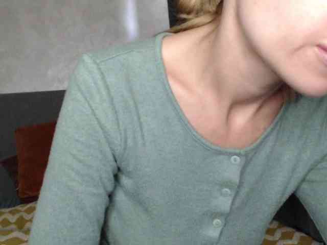 NoraSweet webcam
