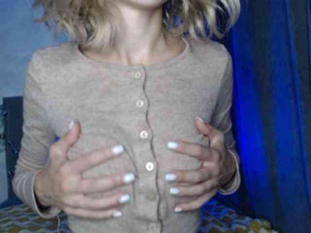NoraSweet webcam