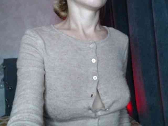 NoraSweet webcam