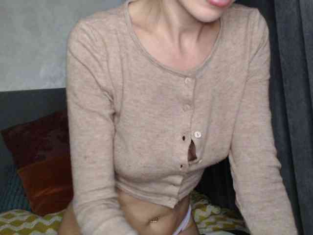 NoraSweet webcam