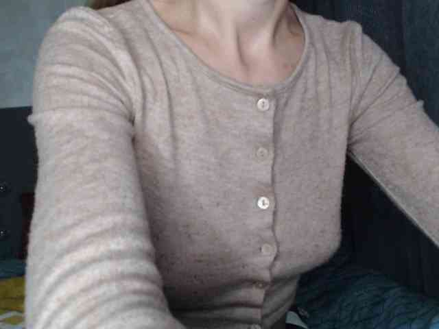 NoraSweet webcam