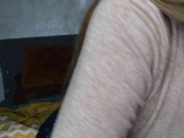 NoraSweet webcam