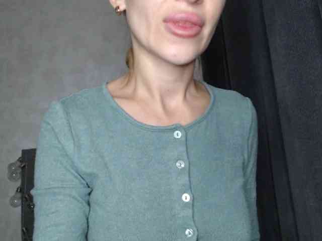 NoraSweet webcam