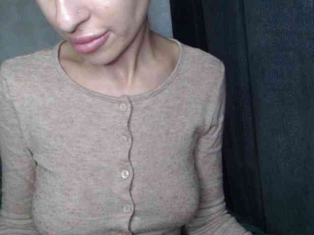 NoraSweet webcam