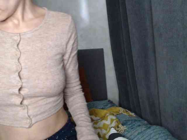 NoraSweet webcam