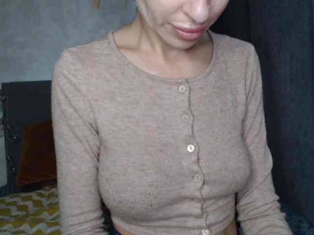 NoraSweet webcam