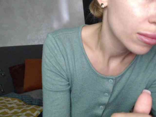 NoraSweet webcam