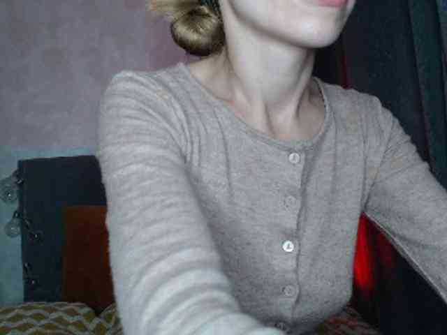NoraSweet webcam
