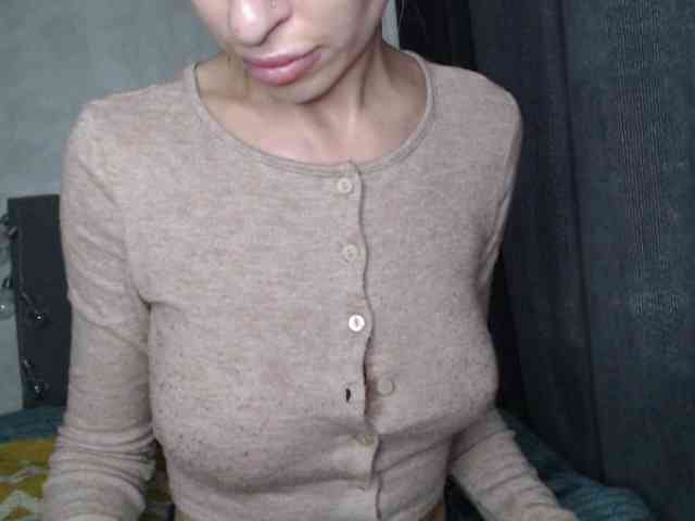 NoraSweet webcam