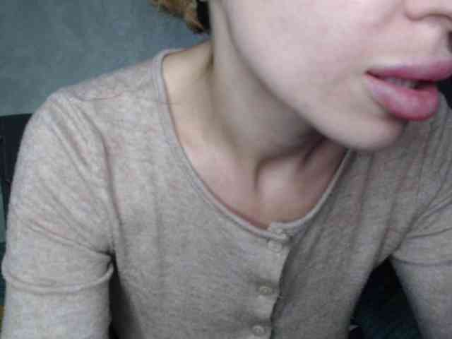 NoraSweet webcam