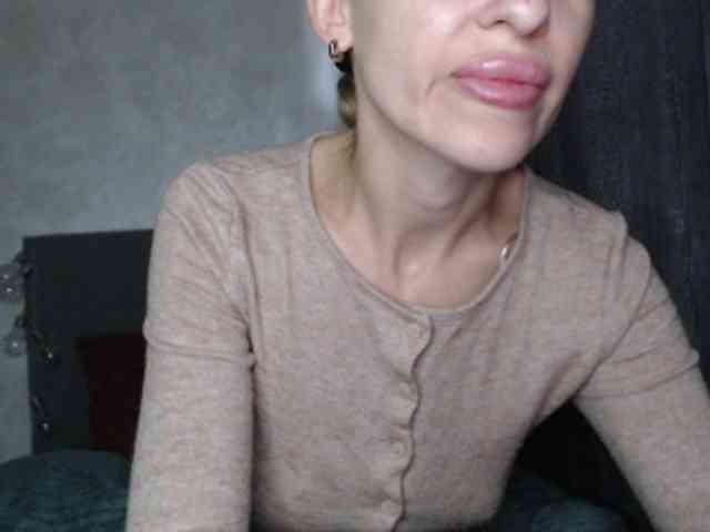 NoraSweet webcam