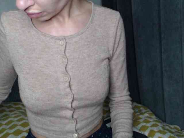 NoraSweet webcam