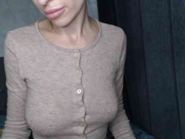 NoraSweet webcam