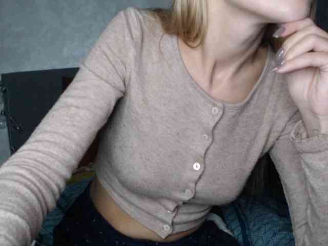 NoraSweet webcam